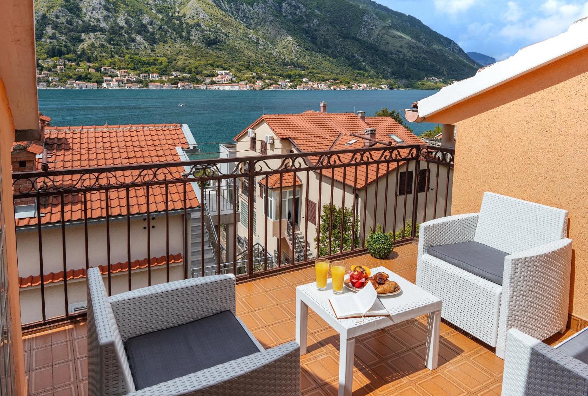 Apartment Busola Kotor Exterior foto