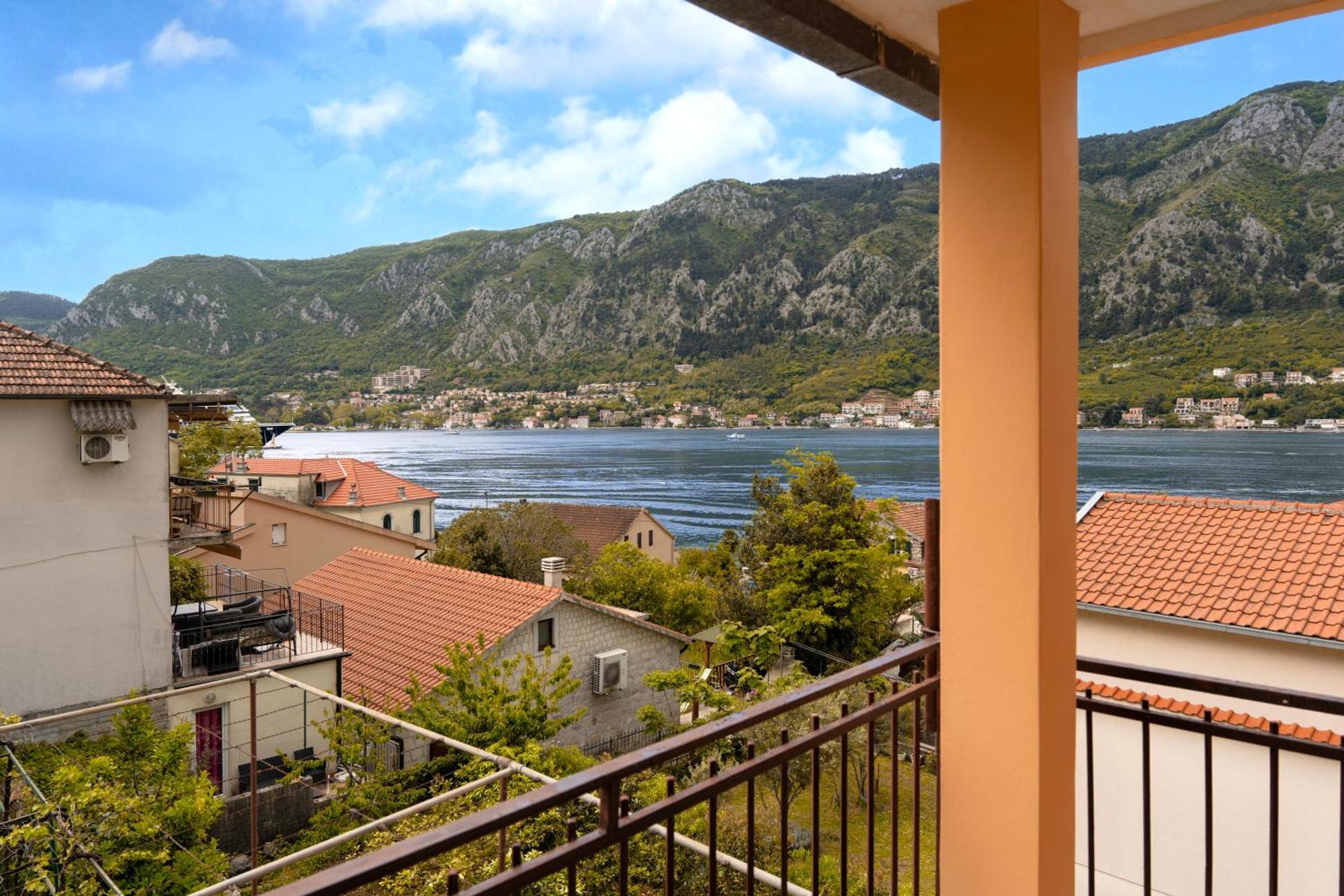 Apartment Busola Kotor Exterior foto