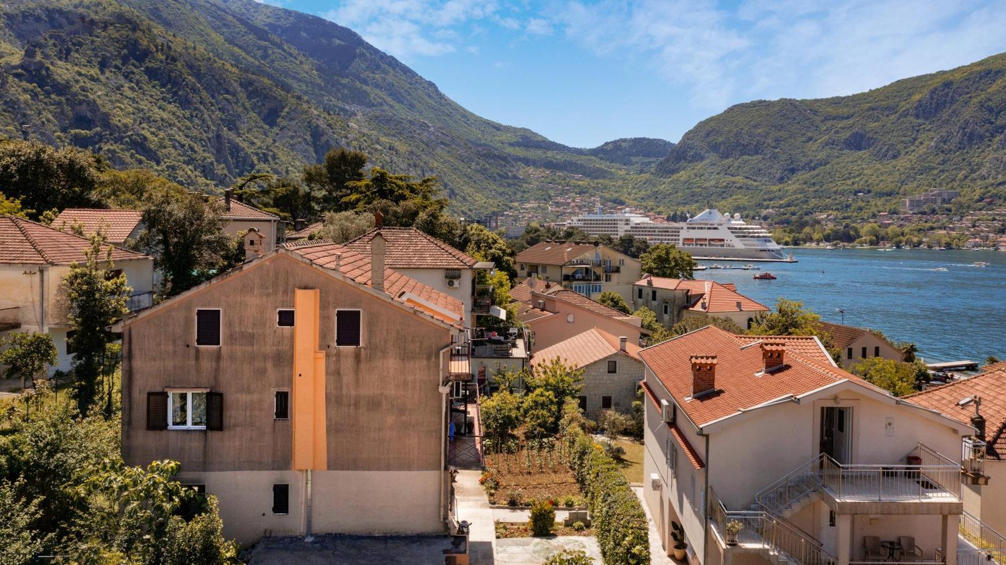 Apartment Busola Kotor Exterior foto