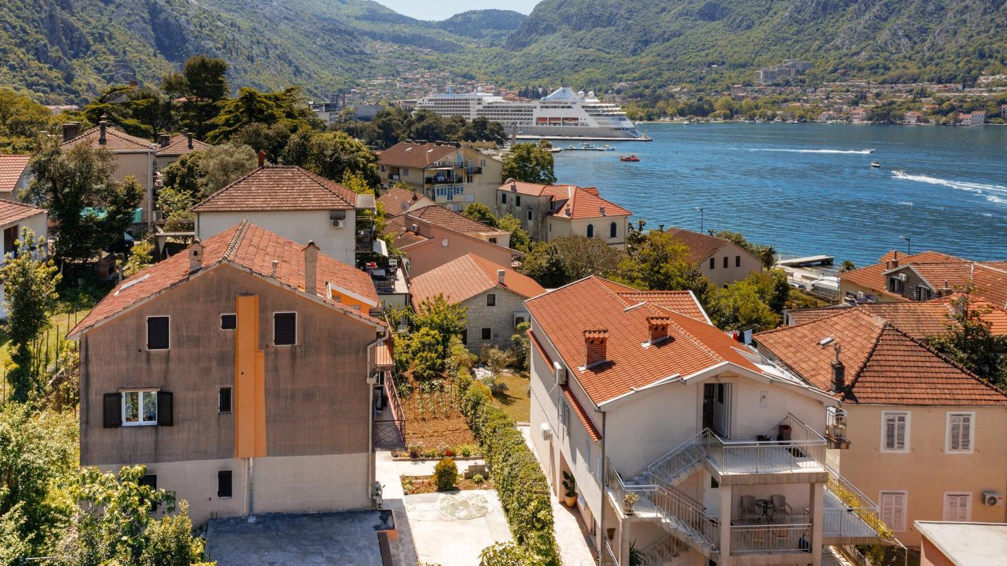 Apartment Busola Kotor Exterior foto